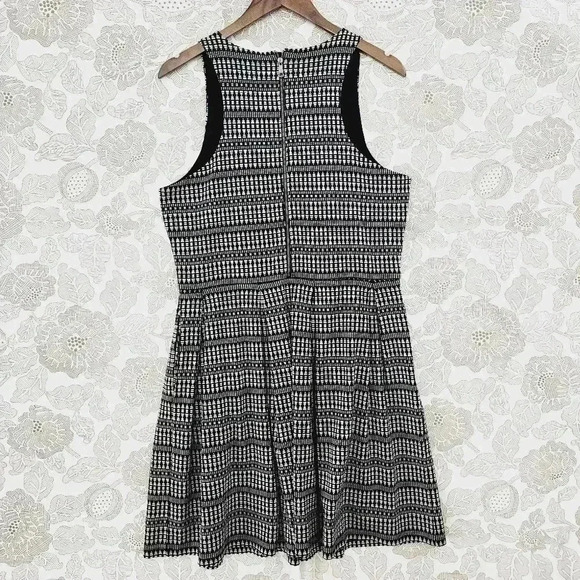 Banana Republic Aztec Fit & Flare Sleeveless Mini Dress L Unlined - Picture 2 of 7